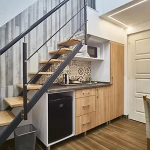  Apartment Km33 - - Hostaid