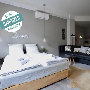 Standard By Hi5 - Fejer Gyorgy St Budapest