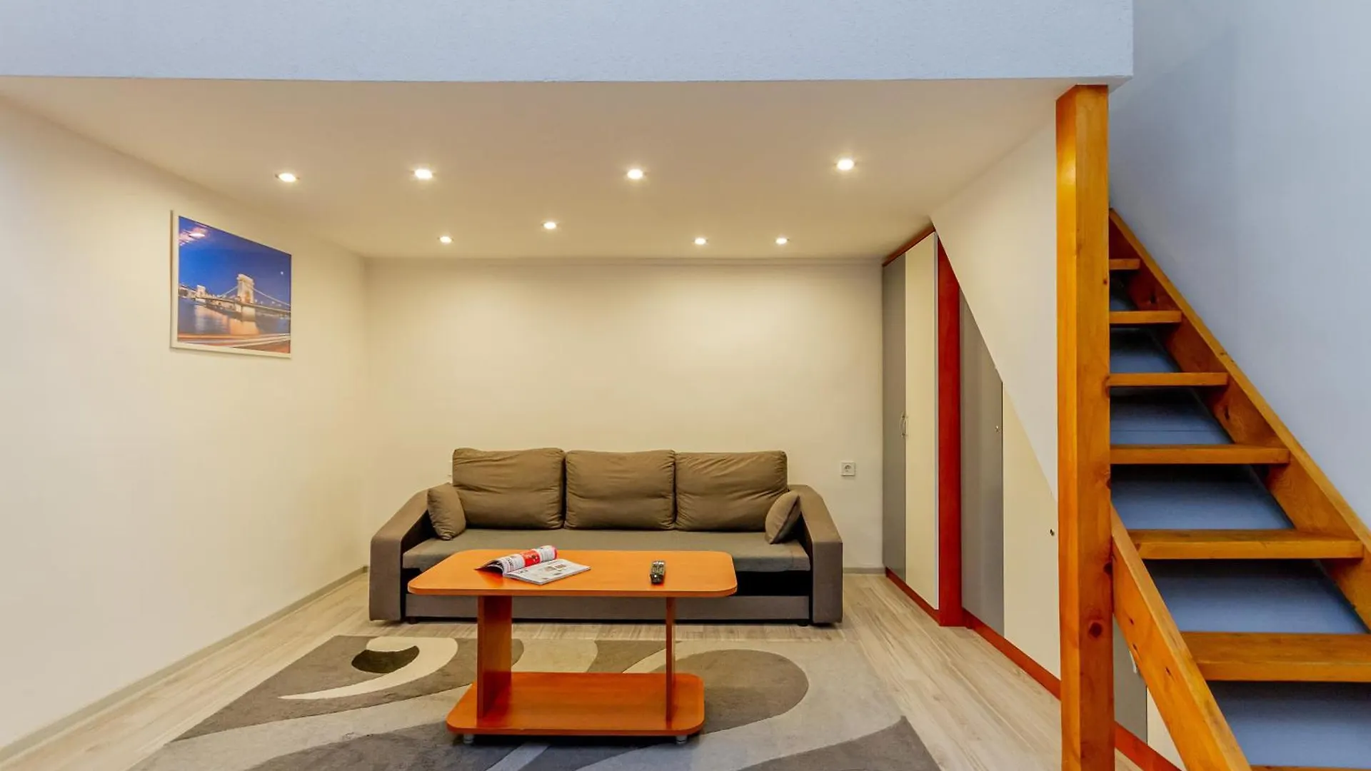 Central With Good Transport Links City Studio 3 Budapest Apartment
