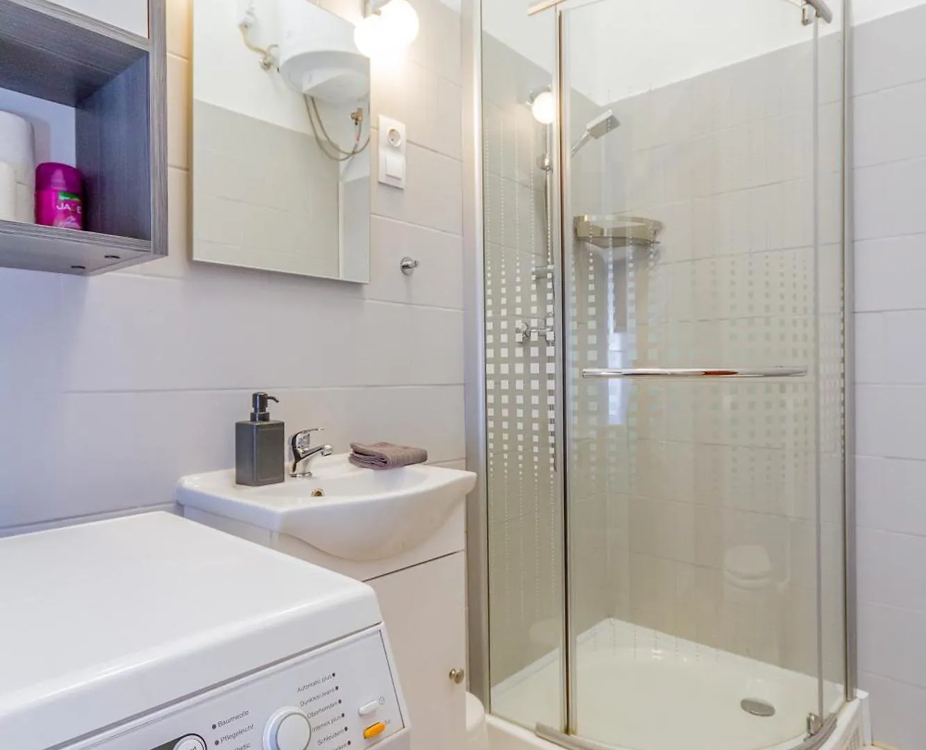 Central With Good Transport Links City Studio 3 Budapest Apartment